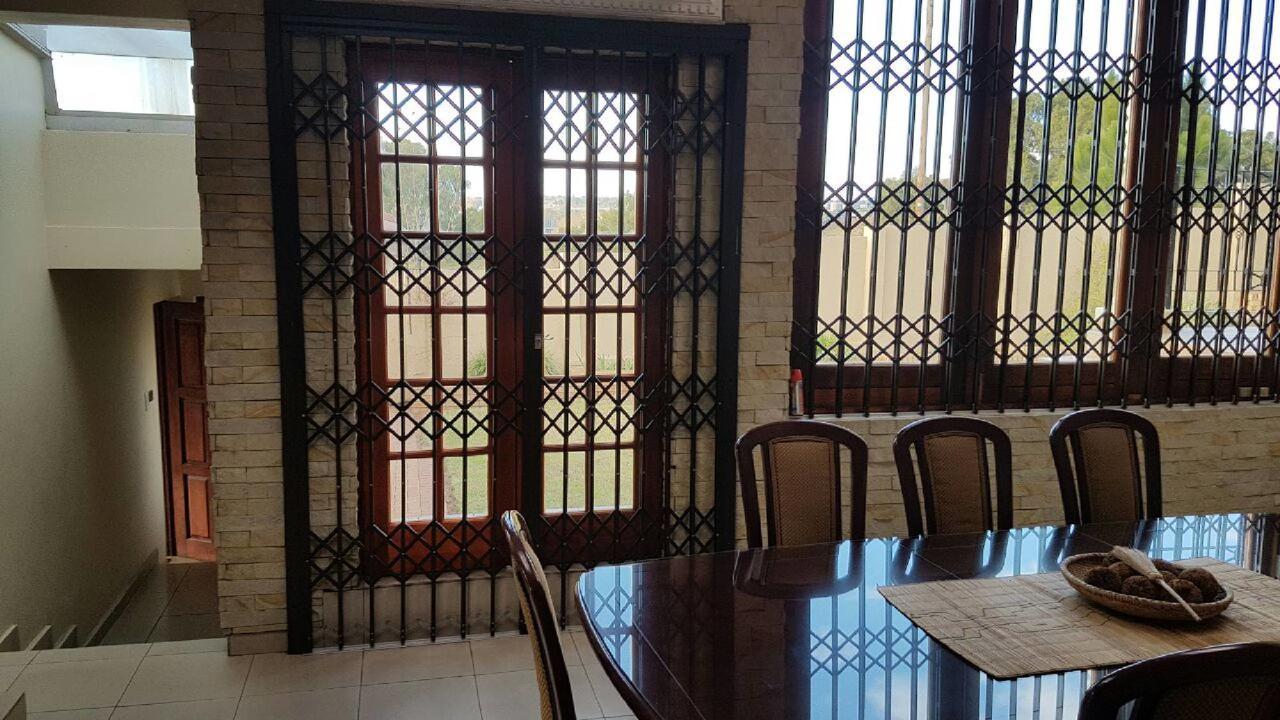 Lily White Guest House Centurion Dış mekan fotoğraf